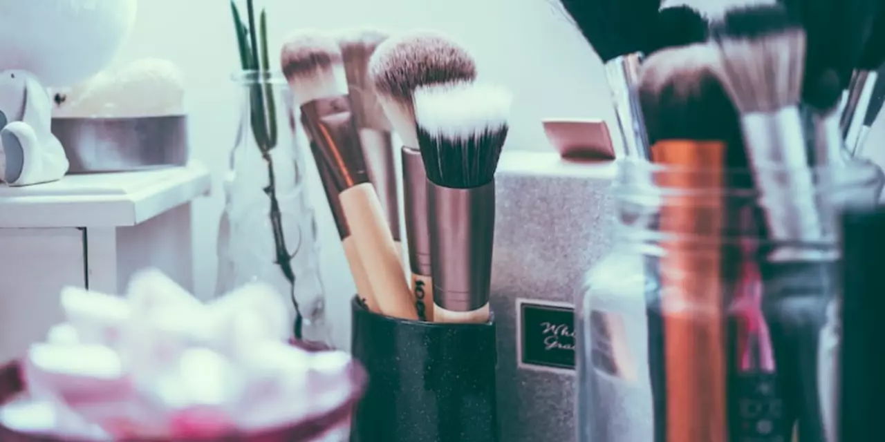 Is a beauty parlour necessary for men?